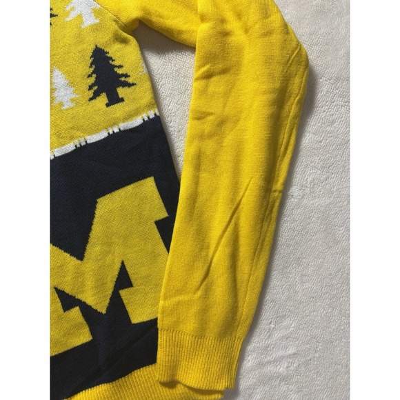 Michigan University Winter Sweater Trees Stars Diamonds Large - Picture 2 of 7